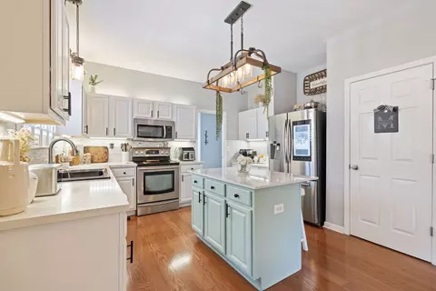 Kitchen - 1005 Market St, Franklin, TN 37067 photo 2 of 5