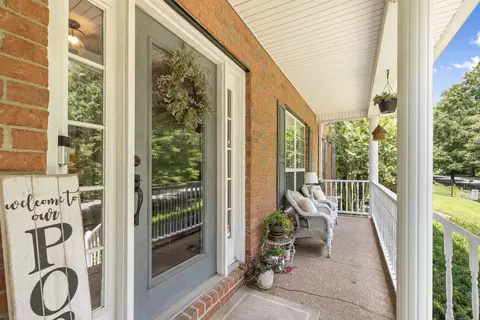 Exterior - 1005 Market St, Franklin, TN 37067 photo 6 of 17
