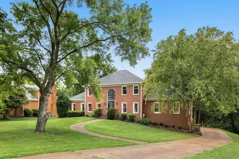 9318 Navaho Dr, Brentwood, TN 37027