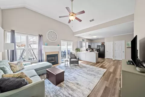 3737 Meadow Ridge Ln, Clarksville, TN 37040
