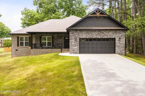 2925 Marvin Cir, Maryville, TN 37803