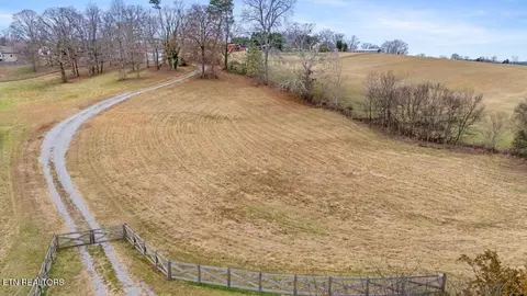 1231 Walker Rd, Maryville, TN 37801