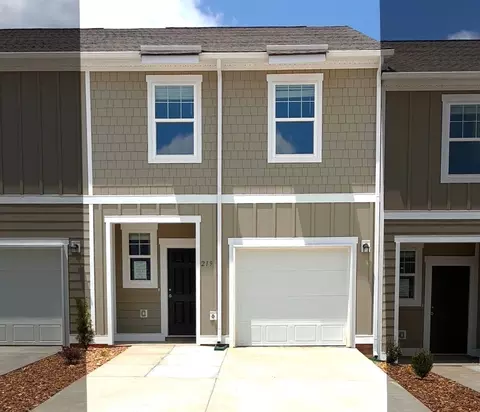 219 Darlington Dr, Dickson, TN 37055
