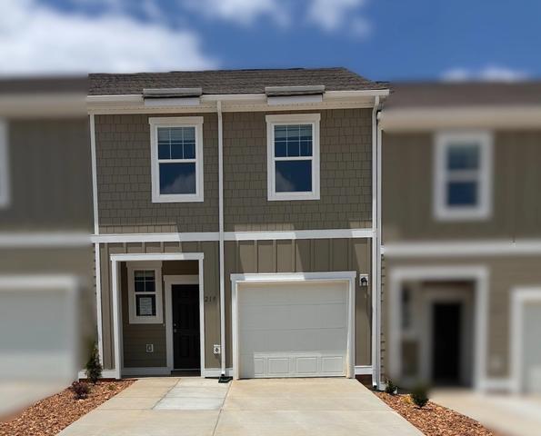 219 Darlington Dr, Dickson, TN 37055