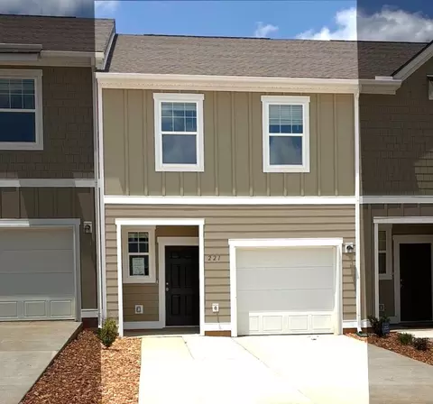 221 Darlington Dr, Dickson, TN 37055