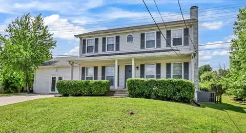 1025 Dandelion Dr, Clarksville, TN 37042