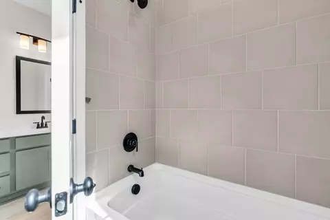 Bath - 7253 Brush Creek Ln, Fairview, TN 37062 photo 8 of 8