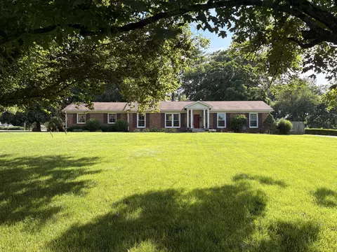 1707 Hillsboro Rd, Franklin, TN 37069