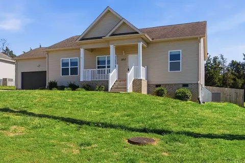 1897 Sheffield Ln, Columbia, TN 38401