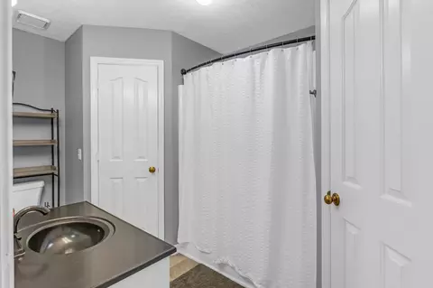 Bath - 7426 Lone Eagle Dr, Murfreesboro, TN 37128 photo 1 of 3