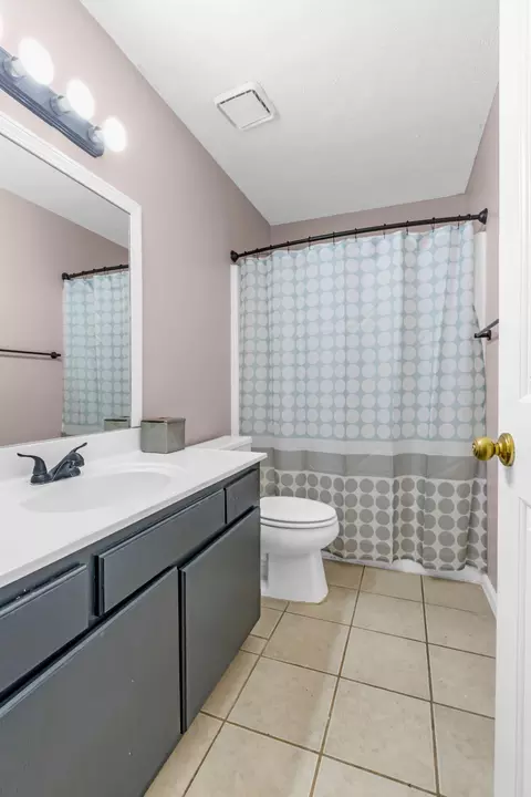 Bath - 7426 Lone Eagle Dr, Murfreesboro, TN 37128 photo 3 of 3