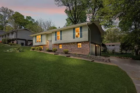 817 S Valleywood Cir, Hixson, TN 37343