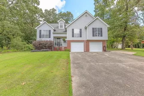 602 Englewood Ln, Tunnel Hill, GA 30755