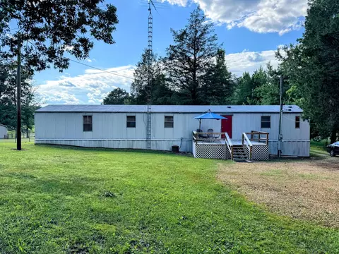 90 Coxburg Rd N, Holladay, TN 38341