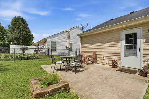 Exterior - 1624 Dodd Trl, Murfreesboro, TN 37128 photo 6 of 8