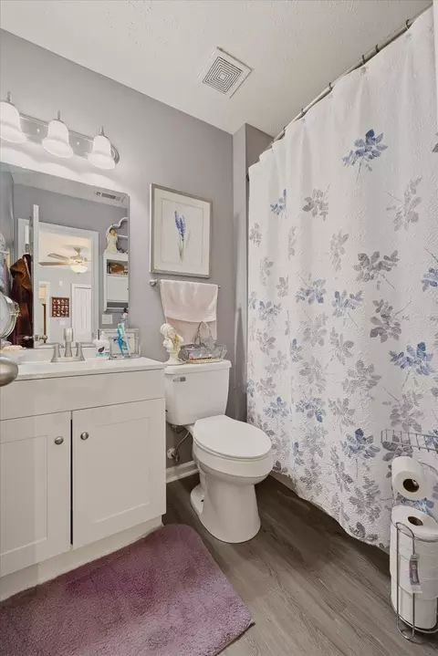 Bath - 1624 Dodd Trl, Murfreesboro, TN 37128 photo 2 of 3