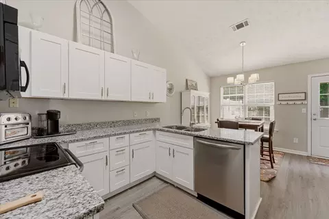 Kitchen - 1624 Dodd Trl, Murfreesboro, TN 37128 photo 1 of 4