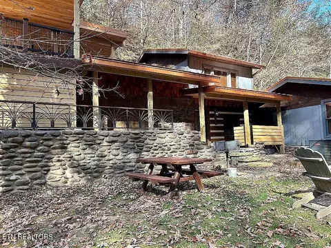 269 Huskey Grove Rd, Sevierville, TN 37876