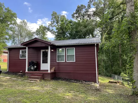 2103 Hillwood Dr, Centerville, TN 37033