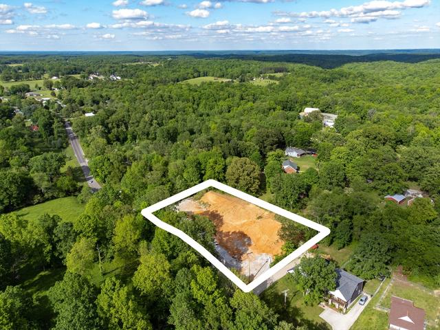 1220 Taylor Town Rd, White Bluff, TN 37187