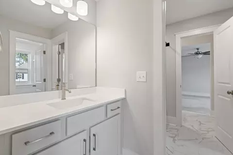 Bath - 2110 Lequire Ln, Spring Hill, TN 37174 photo 5 of 8