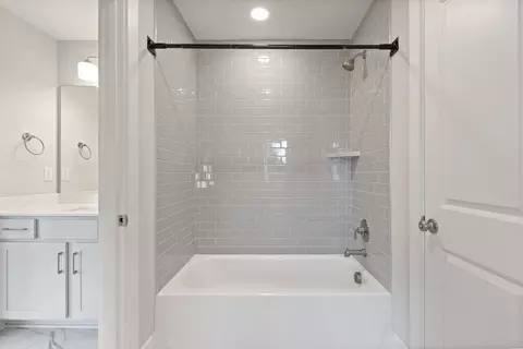Bath - 2110 Lequire Ln, Spring Hill, TN 37174 photo 6 of 8
