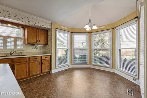7601 Holcombridge Blvd, Powell, TN 37849 photo 10