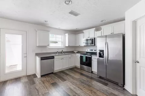 Kitchen - 2353 Date Dr, Murfreesboro, TN 37130 photo 1 of 6