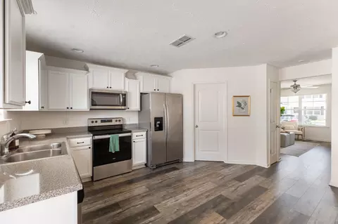 Kitchen - 2353 Date Dr, Murfreesboro, TN 37130 photo 6 of 6