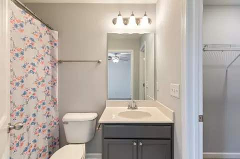 Bath - 2353 Date Dr, Murfreesboro, TN 37130 photo 4 of 4