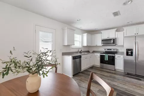 Kitchen - 2353 Date Dr, Murfreesboro, TN 37130 photo 5 of 6
