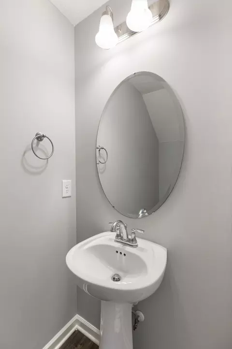 Bath - 2353 Date Dr, Murfreesboro, TN 37130 photo 1 of 4