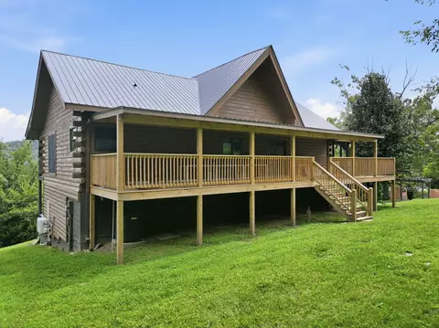 16 Eckert Ln, Pleasant Shade, TN 37145