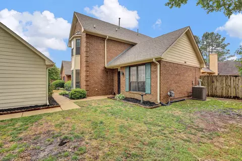 6669 Pondside Cir, Memphis, TN 38119