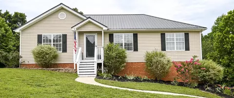 2214 N Fork Dr, Soddy Daisy, TN 37379