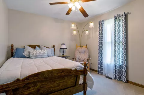Bedroom - 2325 Old Well Rd, Morrison, TN 37357 photo 2 of 6