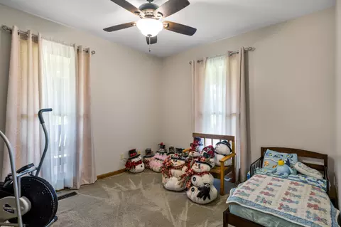 Bedroom - 2325 Old Well Rd, Morrison, TN 37357 photo 4 of 6