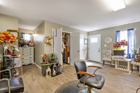 Entry Way - 2325 Old Well Rd, Morrison, TN 37357 photo 2 of 2