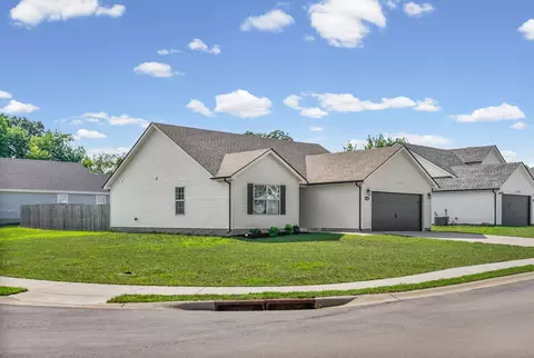 1416 Fredrick Dr, Clarksville, TN 37042