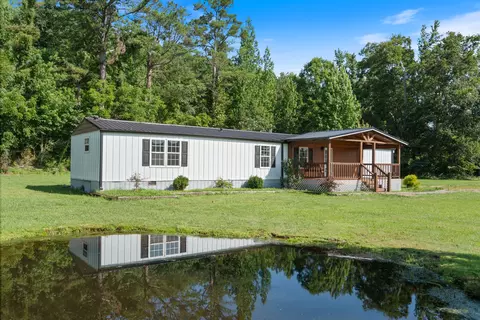 Exterior - 474 Duncan Rd, Centerville, TN 37033 photo 2 of 10