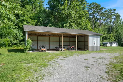 Exterior - 474 Duncan Rd, Centerville, TN 37033 photo 7 of 10