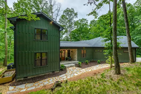 19 Stonehaven Dr, Signal Mountain, TN 37377