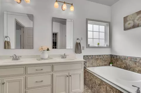 Bath - 300 Patsy Pl, Smyrna, TN 37167 photo 3 of 4