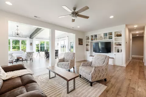 Living - 5303 Eagleville Pike, Eagleville, TN 37060 photo 2 of 5