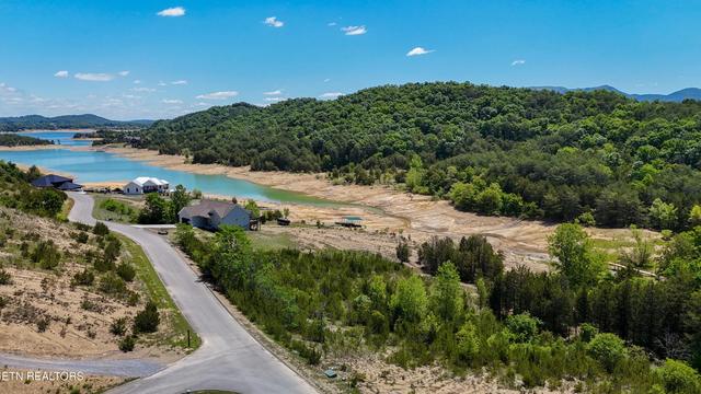 2 Emerald Pointe Blvd, Dandridge, TN 37725