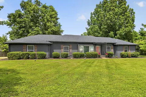 431 Douglas Bend Rd, Gallatin, TN 37066