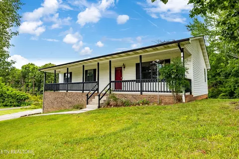 2710 Timberline Dr, Maryville, TN 37801