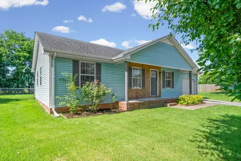 932 Linda Dr, Oak Grove, KY 42262