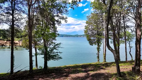 122 Ridge Point Trl, Dandridge, TN 37725