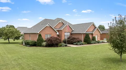 407 Ovoca Lake Rd, Tullahoma, TN 37388